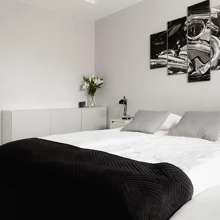 Apartament Prestige 79 *